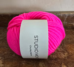 Neon Rosa - StudioMoyo - Chunky Merino