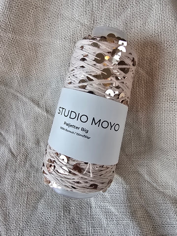 #11 Lys Beige - StudioMoyo - Effekt Tråd - Paljetter Big