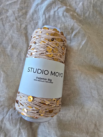 #16 Beige m/gull - StudioMoyo - Effekt Tråd - Paljetter Big