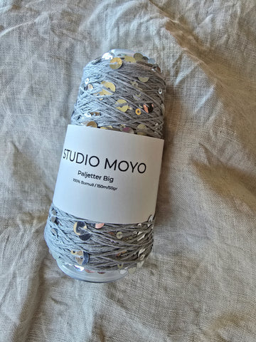 #15 Grå - StudioMoyo - Effekt Tråd - Paljetter Big