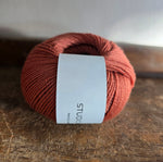 Rust rød - StudioMoyo - Merino Cashmere