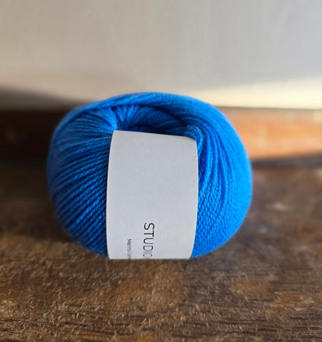 Poppy blå - StudioMoyo - Merino Cashmere